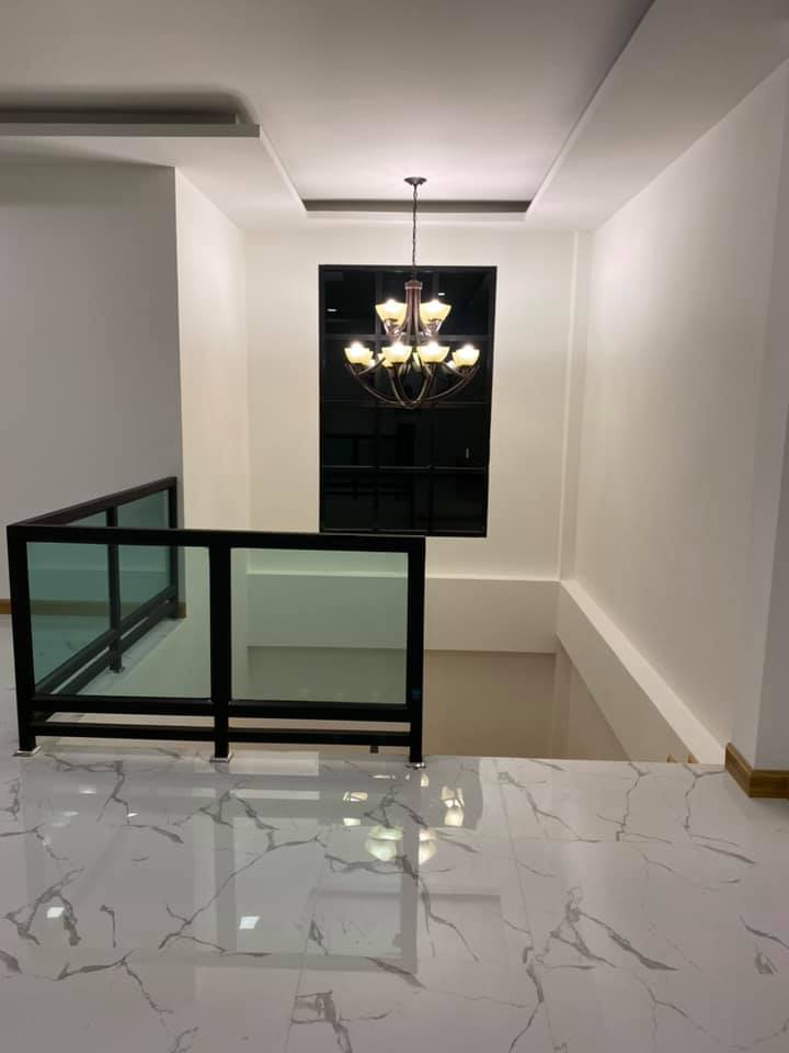 บ้านสไตล์โมเดิร์น 2 ชั้น ราคา 3.2 ล้านบาท