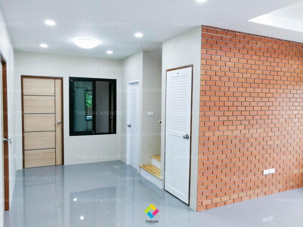 รีโนเวทบ้าน 2 ชั้น เหมือนได้บ้านใหม่ทั้งหลัง (เดิมด้านบนไม้, ด้านล่างปูน) งบประมาณ 890,000 บาท