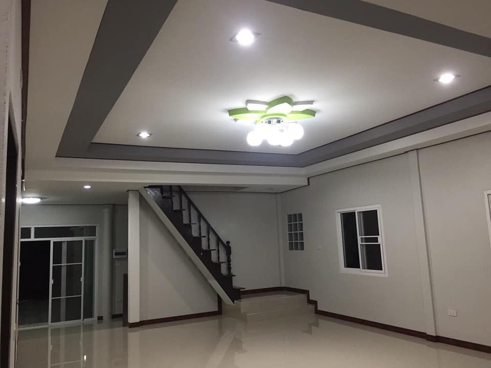 รีโนเวทบ้าน 2 ชั้น และต่อเติมบ้านเพิ่ม งบก่อสร้าง 850,000 บาท