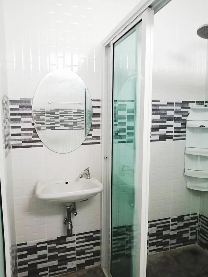 บ้านโมเดิร์น ใช้งบ 430,000 บาท (ไม่รวมสุขภัณฑ์ในห้องน้ำ)