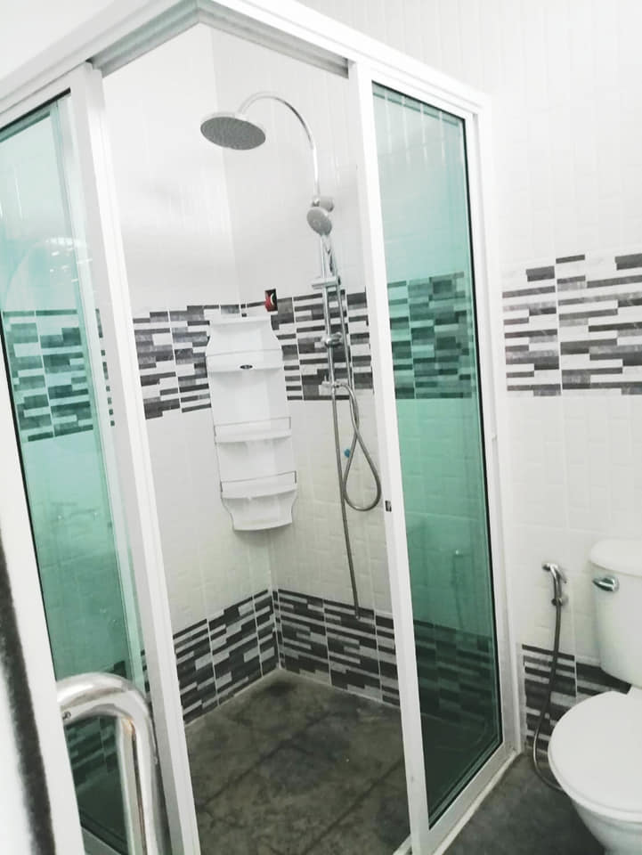 บ้านโมเดิร์น ใช้งบ 430,000 บาท (ไม่รวมสุขภัณฑ์ในห้องน้ำ)