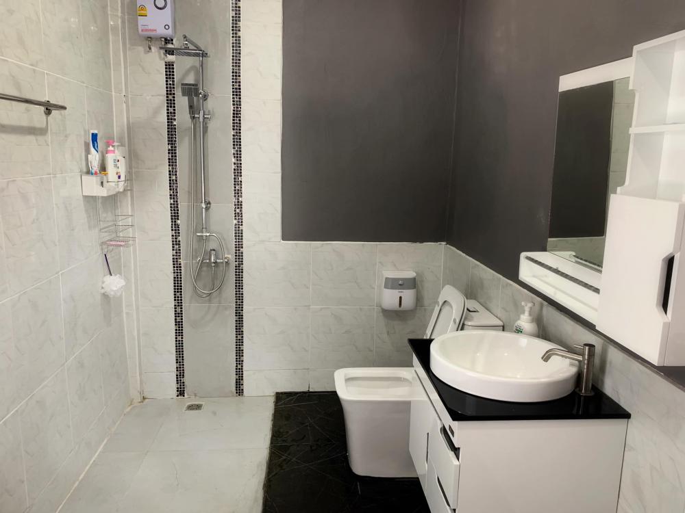 บ้านโมเดิร์นออกแบบตามเจ้าของบ้าน สวยและน่าอยู่มากๆ  สวยระดับบ้านหลักล้าน แต่เจ้าของใช้งบแค่ 5 แสนนิดๆ