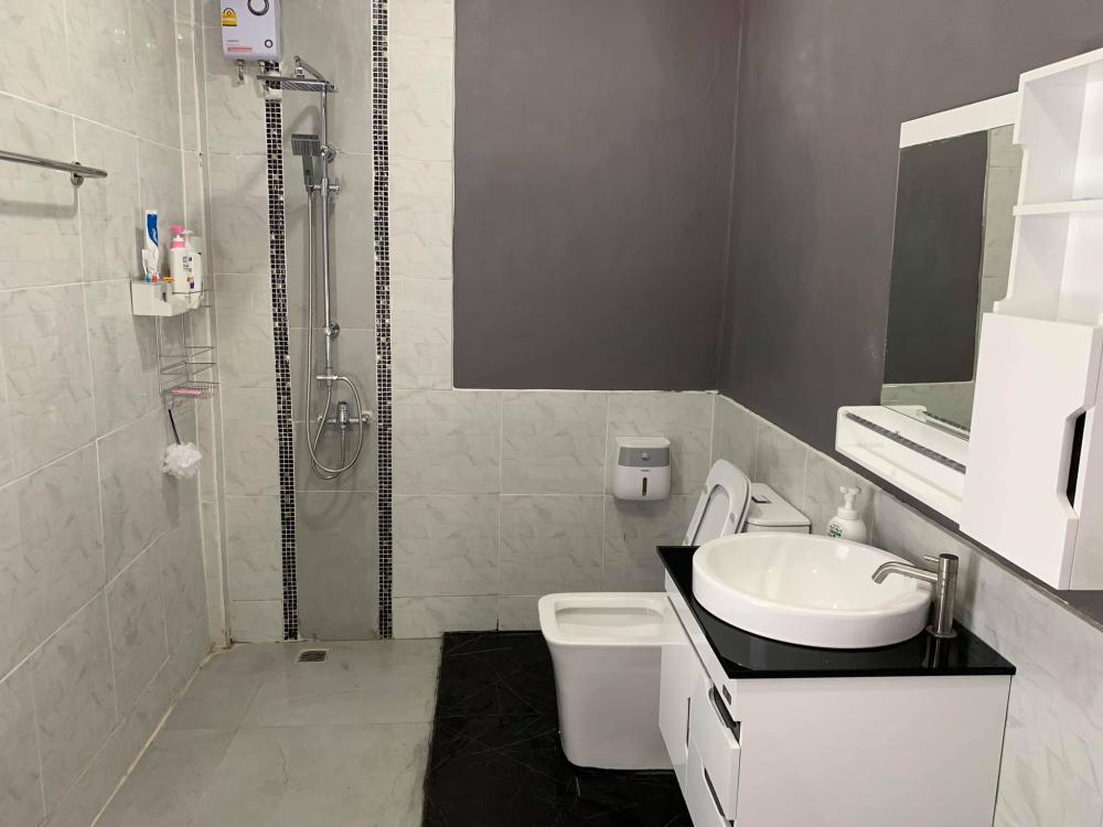 บ้านโมเดิร์นออกแบบตามเจ้าของบ้าน สวยและน่าอยู่มากๆ  สวยระดับบ้านหลักล้าน แต่เจ้าของใช้งบแค่ 5 แสนนิดๆ