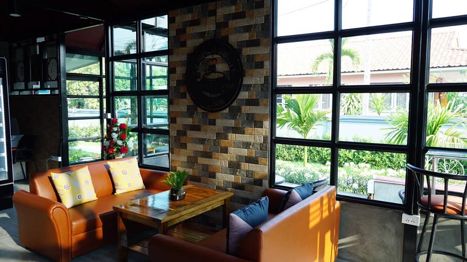 บ้านกาแฟสด บ้านดงช้าง ไอเดียไว้แต่งบ้านนั่งชิลๆ จิบกาแฟ หรือ นำไปเป็นไอเดียแต่งร้านกาแฟ