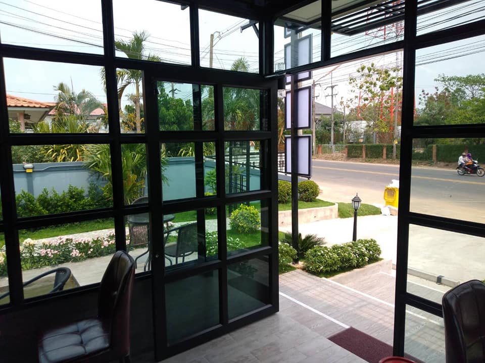 บ้านกาแฟสด บ้านดงช้าง ไอเดียไว้แต่งบ้านนั่งชิลๆ จิบกาแฟ หรือ นำไปเป็นไอเดียแต่งร้านกาแฟ