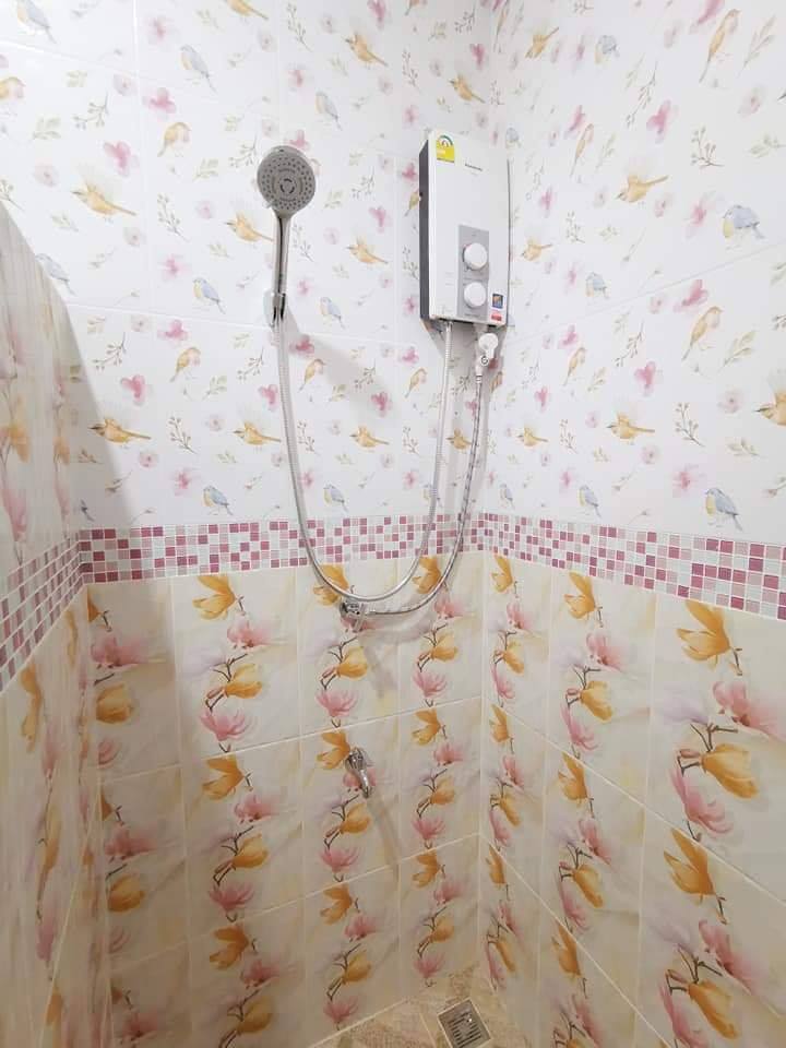 บ้านโมเดิร์นสีชมพู น่ารัก  งบ 720,000 บาท