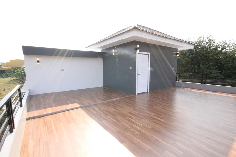 มาชมบ้านพักอาศัย ชั้นครึ่ง แนวโมเดิร์น 3 ห้องนอน 4 ห้องน้ำ 2 ที่จอดรถ ราคาประมาณ 3.10 ล้านบาท