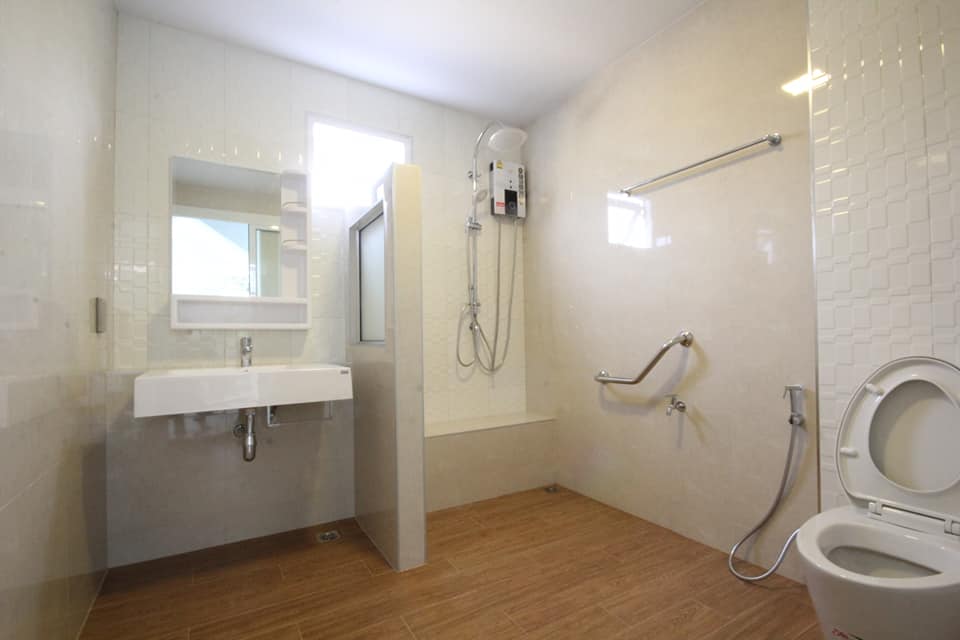 มาชมบ้านพักอาศัย ชั้นครึ่ง แนวโมเดิร์น 3 ห้องนอน 4 ห้องน้ำ 2 ที่จอดรถ ราคาประมาณ 3.10 ล้านบาท