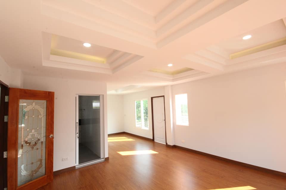 มาชมบ้านพักอาศัย ชั้นครึ่ง แนวโมเดิร์น 3 ห้องนอน 4 ห้องน้ำ 2 ที่จอดรถ ราคาประมาณ 3.10 ล้านบาท