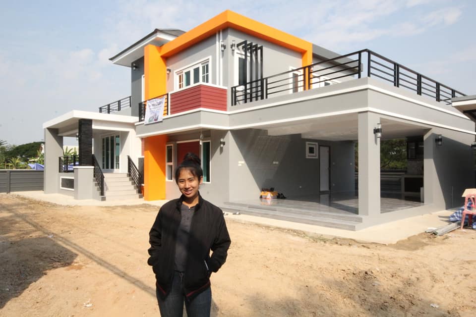 มาชมบ้านพักอาศัย ชั้นครึ่ง แนวโมเดิร์น 3 ห้องนอน 4 ห้องน้ำ 2 ที่จอดรถ ราคาประมาณ 3.10 ล้านบาท