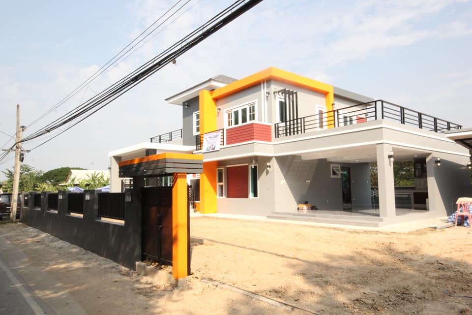 มาชมบ้านพักอาศัย ชั้นครึ่ง แนวโมเดิร์น 3 ห้องนอน 4 ห้องน้ำ 2 ที่จอดรถ ราคาประมาณ 3.10 ล้านบาท