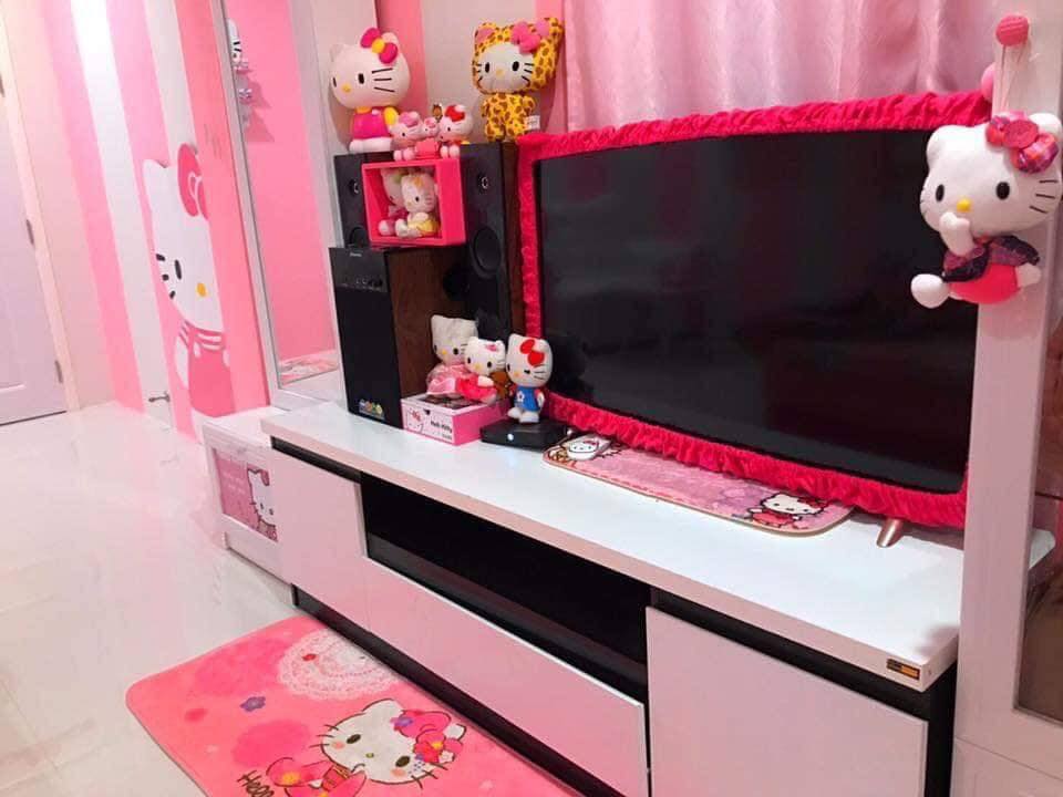 บ้านคิตตี้ทรงโมเดิร์น ชมพูทั้งหลัง