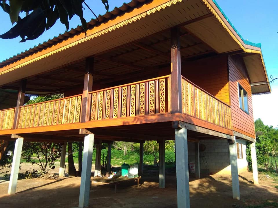 บ้านไม้ 2 ชั้น ชั้นล่างโถ่ง งบ 4 แสนพร้อมค่าช่าง