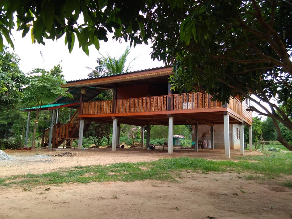 บ้านไม้ 2 ชั้น ชั้นล่างโถ่ง งบ 4 แสนพร้อมค่าช่าง