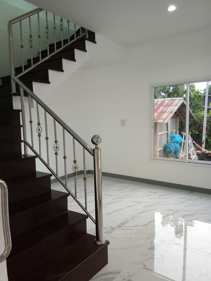 บ้าน 2 ชั้น ขนาด 3 ห้องนอน 2 ห้องน้ำ 1 ห้องโถง 1 ห้องครัว 1 ห้องเก็บของ งบก่อสร้าง 1.5 ล้านบาท