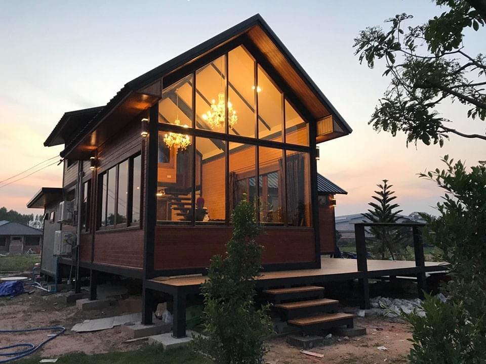 บ้านไม้ชั้นครึ่ง สไตล์ Nordic สูงโปร่ง น็อคดาวน์โครงเหล็ก บ้านพักอาศัย พร้อมร้านกาแฟ