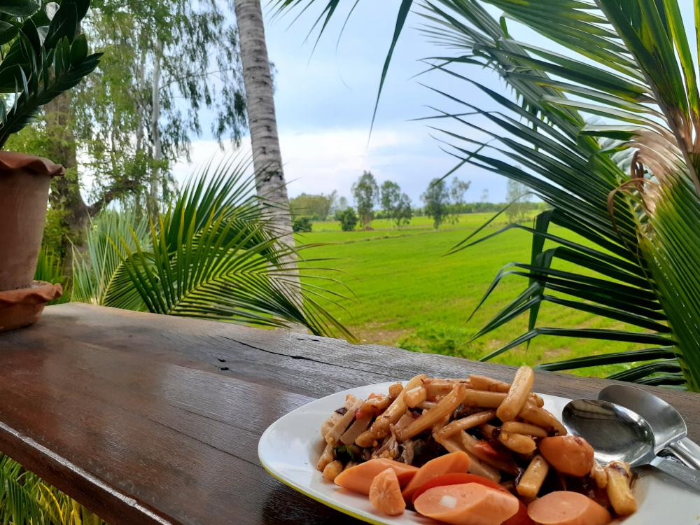 บ้านไม้ ใช้งบ 57,000 บาท สีสันสดใส น่าอยู่