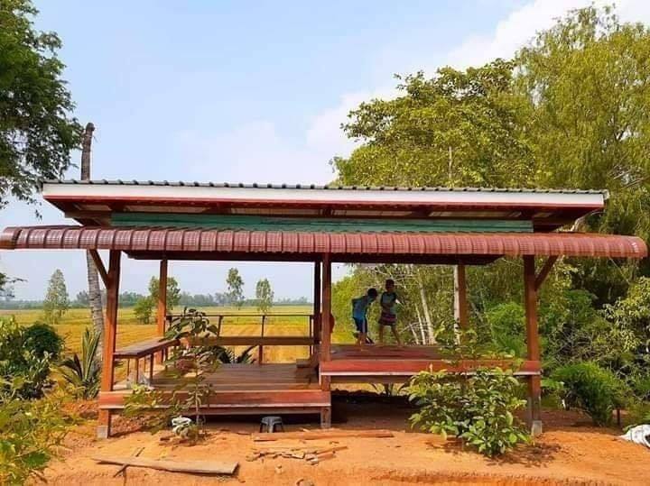 บ้านไม้ ใช้งบ 57,000 บาท สีสันสดใส น่าอยู่