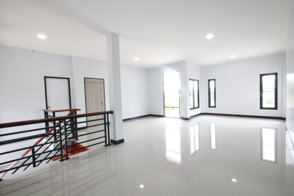 บ้านพักอาศัย 2 ชั้น แนวโมเดิร์นทรอลปิกครอล ราคา 3.40 ล้านบาท