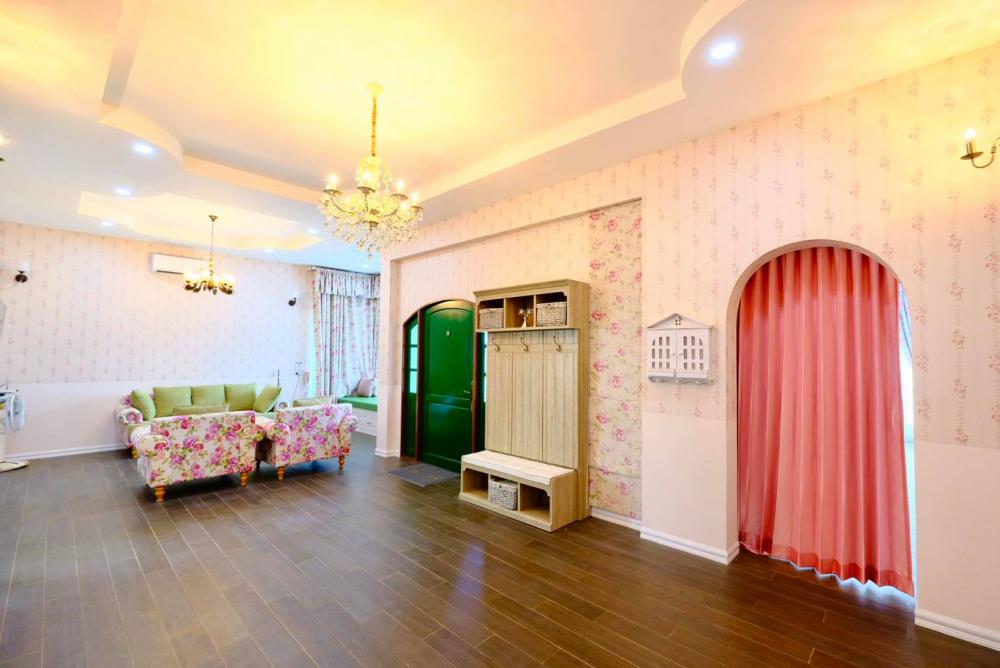 บ้านพักอาศัยสวยมากๆ ขนาด 3 ห้องนอน 2 ห้องน้ำ 1 ห้องรับแขก 1 ห้องแต่งตัว 1 ห้องพักผ่อน 1 ห้องครัว