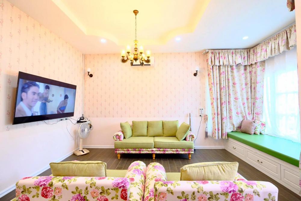 บ้านพักอาศัยสวยมากๆ ขนาด 3 ห้องนอน 2 ห้องน้ำ 1 ห้องรับแขก 1 ห้องแต่งตัว 1 ห้องพักผ่อน 1 ห้องครัว