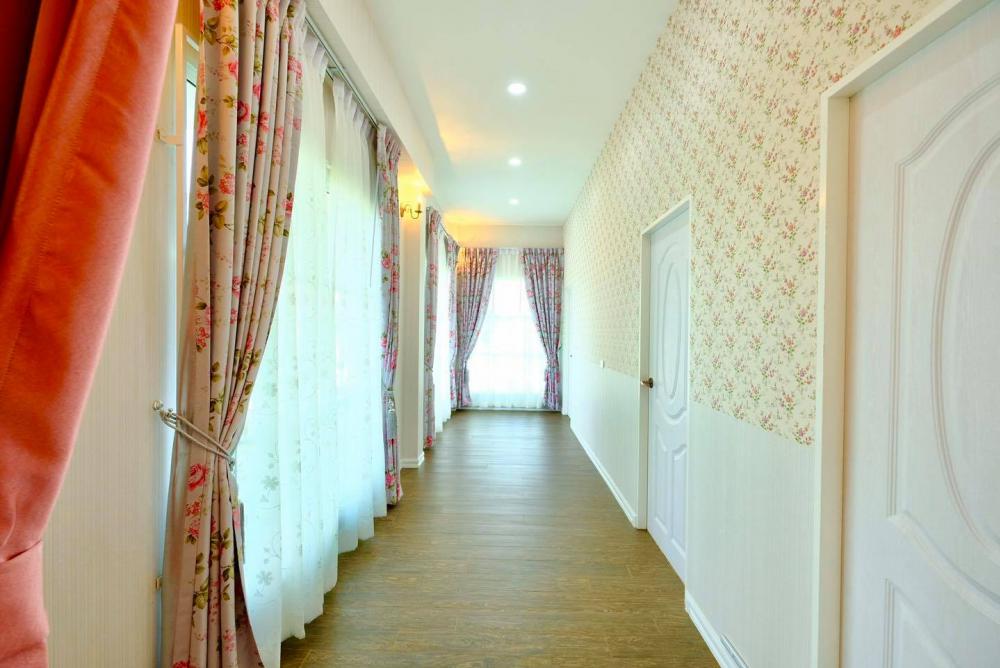 บ้านพักอาศัยสวยมากๆ ขนาด 3 ห้องนอน 2 ห้องน้ำ 1 ห้องรับแขก 1 ห้องแต่งตัว 1 ห้องพักผ่อน 1 ห้องครัว