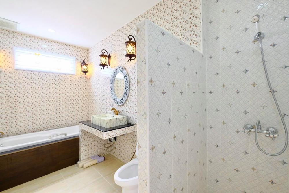 บ้านพักอาศัยสวยมากๆ ขนาด 3 ห้องนอน 2 ห้องน้ำ 1 ห้องรับแขก 1 ห้องแต่งตัว 1 ห้องพักผ่อน 1 ห้องครัว