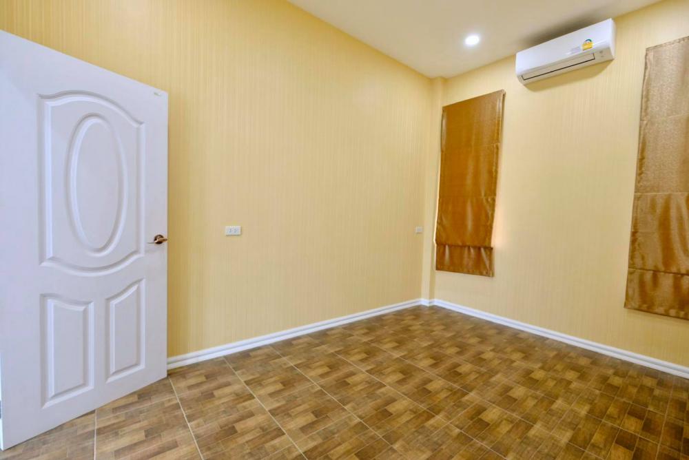 บ้านพักอาศัยสวยมากๆ ขนาด 3 ห้องนอน 2 ห้องน้ำ 1 ห้องรับแขก 1 ห้องแต่งตัว 1 ห้องพักผ่อน 1 ห้องครัว