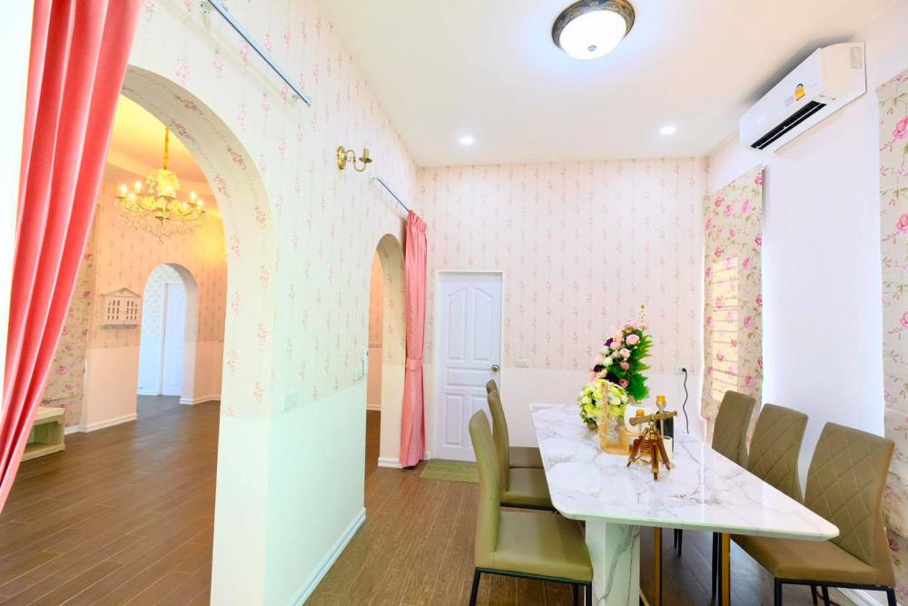 บ้านพักอาศัยสวยมากๆ ขนาด 3 ห้องนอน 2 ห้องน้ำ 1 ห้องรับแขก 1 ห้องแต่งตัว 1 ห้องพักผ่อน 1 ห้องครัว