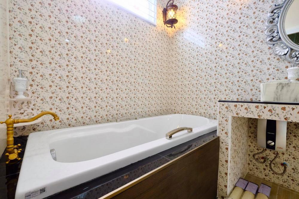 บ้านพักอาศัยสวยมากๆ ขนาด 3 ห้องนอน 2 ห้องน้ำ 1 ห้องรับแขก 1 ห้องแต่งตัว 1 ห้องพักผ่อน 1 ห้องครัว