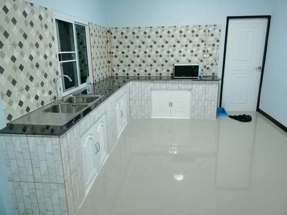 บ้านโมเดิร์น 2​ ห้องนอน​ 1​ ห้องน้ำ​ 1​ ห้องครัว​  1 ห้องนั่งเล่น งบก่อสร้าง 385,000 บาท สวยเกินราคา