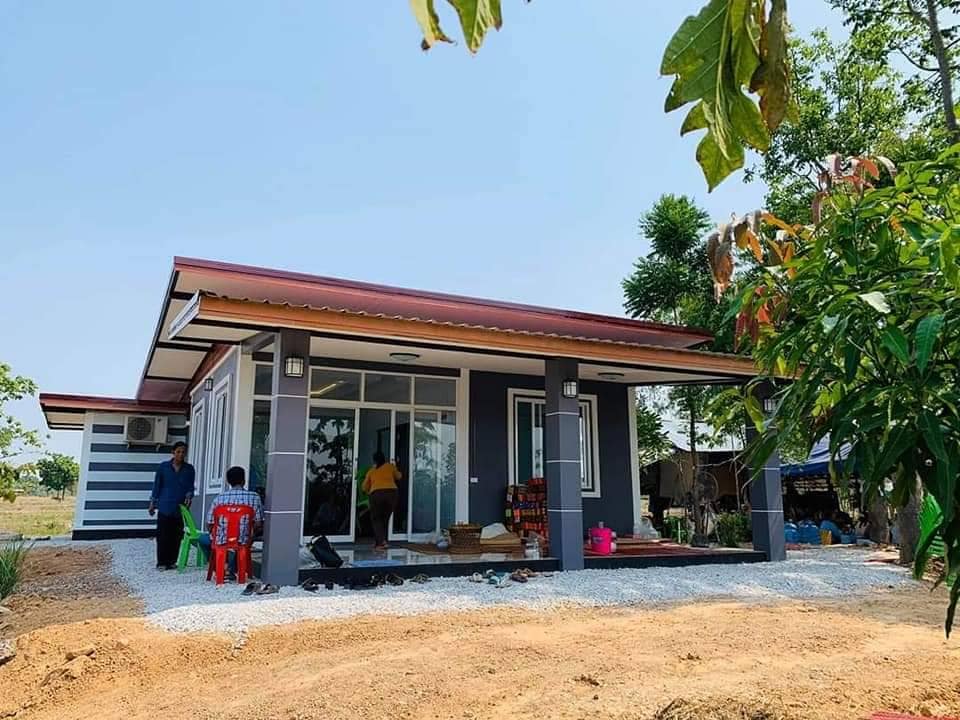 บ้านโมเดิร์น 2​ ห้องนอน​ 1​ ห้องน้ำ​ 1​ ห้องครัว​  1 ห้องนั่งเล่น งบก่อสร้าง 385,000 บาท สวยเกินราคา