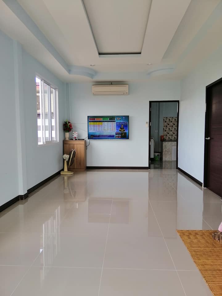 บ้านโมเดิร์น 2​ ห้องนอน​ 1​ ห้องน้ำ​ 1​ ห้องครัว​  1 ห้องนั่งเล่น งบก่อสร้าง 385,000 บาท สวยเกินราคา