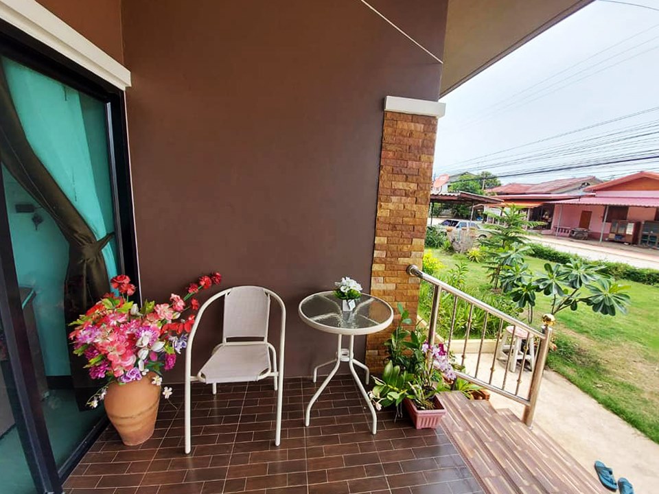 บ้านสไตล์โมเดิร์น 5 ห้องนอน 2 ห้องน้ำ ฯลฯ สวยน่าอยู่  และไอเดียการจัดของในบ้าน