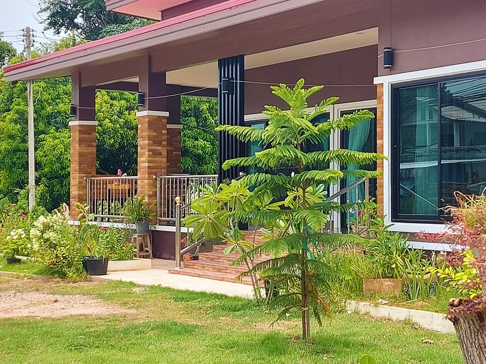 บ้านสไตล์โมเดิร์น 5 ห้องนอน 2 ห้องน้ำ ฯลฯ สวยน่าอยู่  และไอเดียการจัดของในบ้าน