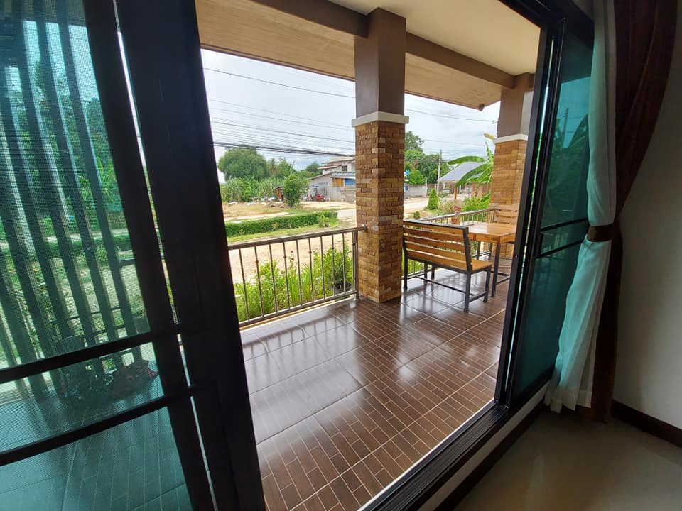 บ้านสไตล์โมเดิร์น 5 ห้องนอน 2 ห้องน้ำ ฯลฯ สวยน่าอยู่  และไอเดียการจัดของในบ้าน