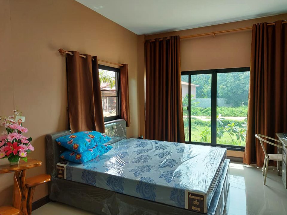 บ้านสไตล์โมเดิร์น 5 ห้องนอน 2 ห้องน้ำ ฯลฯ สวยน่าอยู่  และไอเดียการจัดของในบ้าน