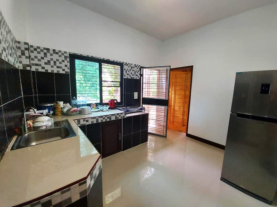 บ้านสไตล์โมเดิร์น 5 ห้องนอน 2 ห้องน้ำ ฯลฯ สวยน่าอยู่  และไอเดียการจัดของในบ้าน