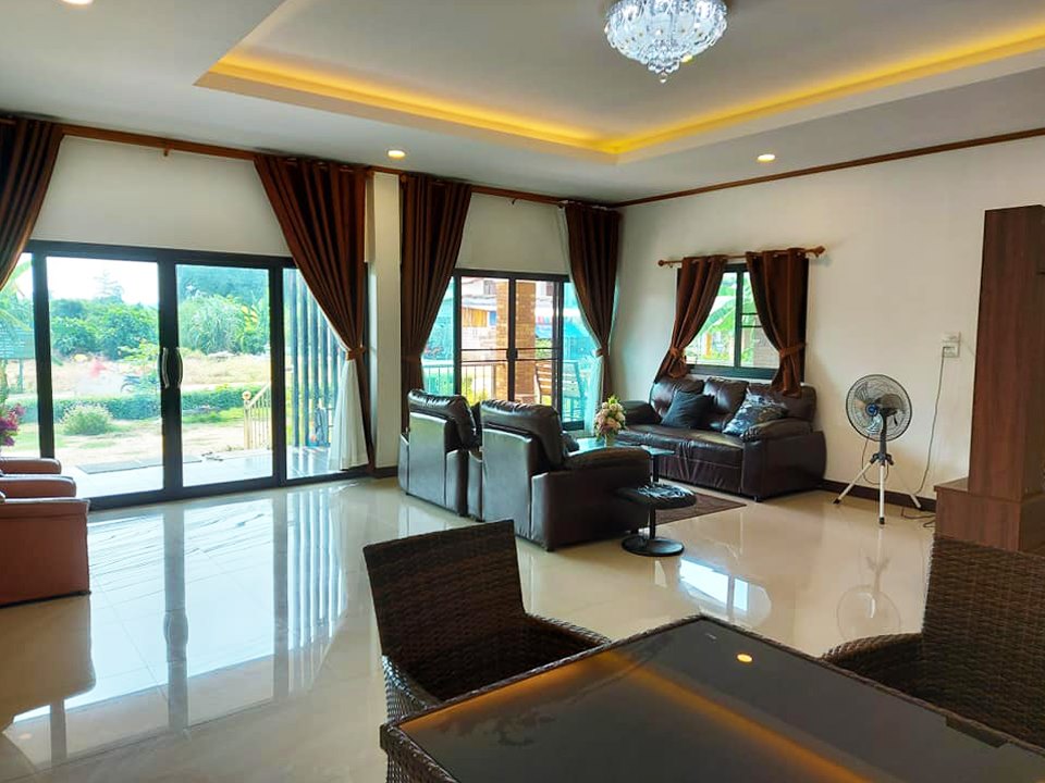 บ้านสไตล์โมเดิร์น 5 ห้องนอน 2 ห้องน้ำ ฯลฯ สวยน่าอยู่  และไอเดียการจัดของในบ้าน