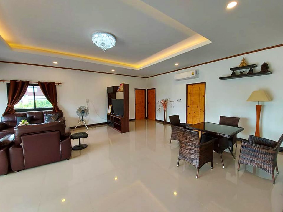 บ้านสไตล์โมเดิร์น 5 ห้องนอน 2 ห้องน้ำ ฯลฯ สวยน่าอยู่  และไอเดียการจัดของในบ้าน