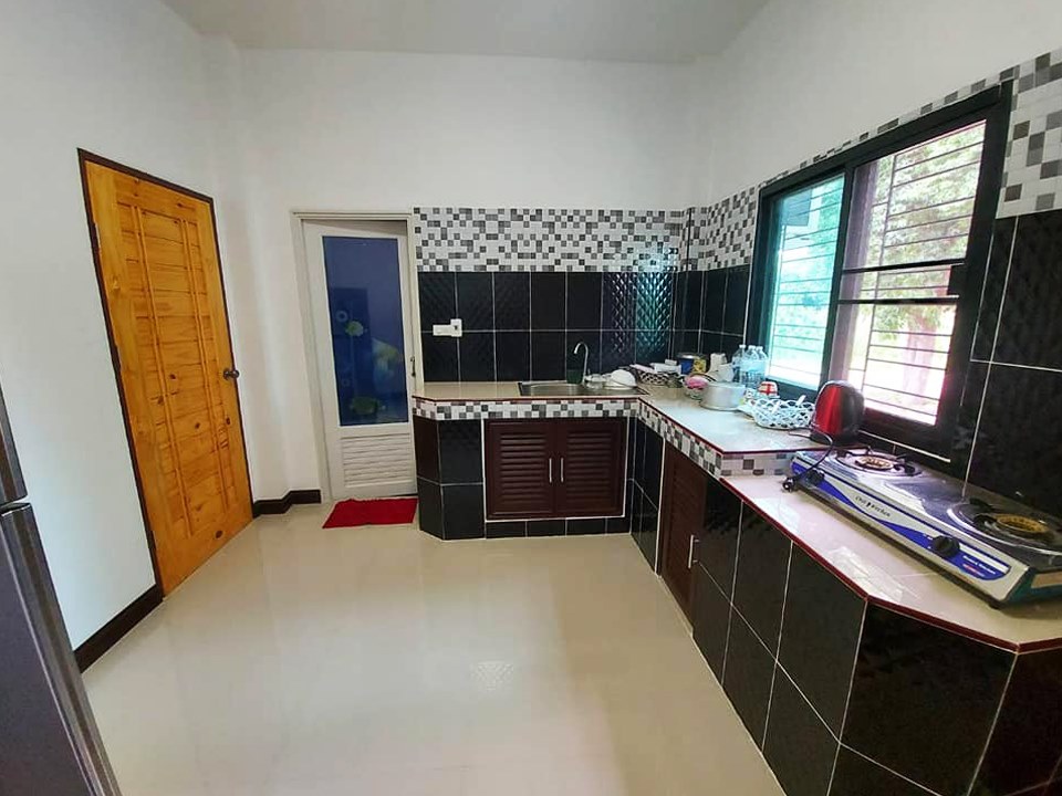 บ้านสไตล์โมเดิร์น 5 ห้องนอน 2 ห้องน้ำ ฯลฯ สวยน่าอยู่  และไอเดียการจัดของในบ้าน