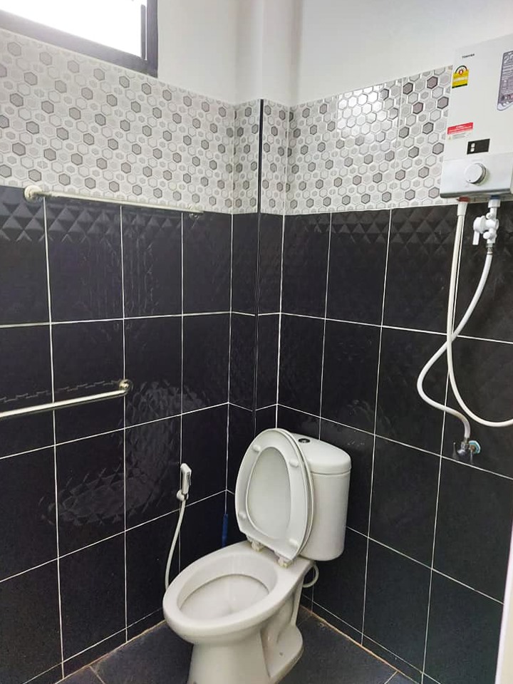 บ้านสไตล์โมเดิร์น 5 ห้องนอน 2 ห้องน้ำ ฯลฯ สวยน่าอยู่  และไอเดียการจัดของในบ้าน