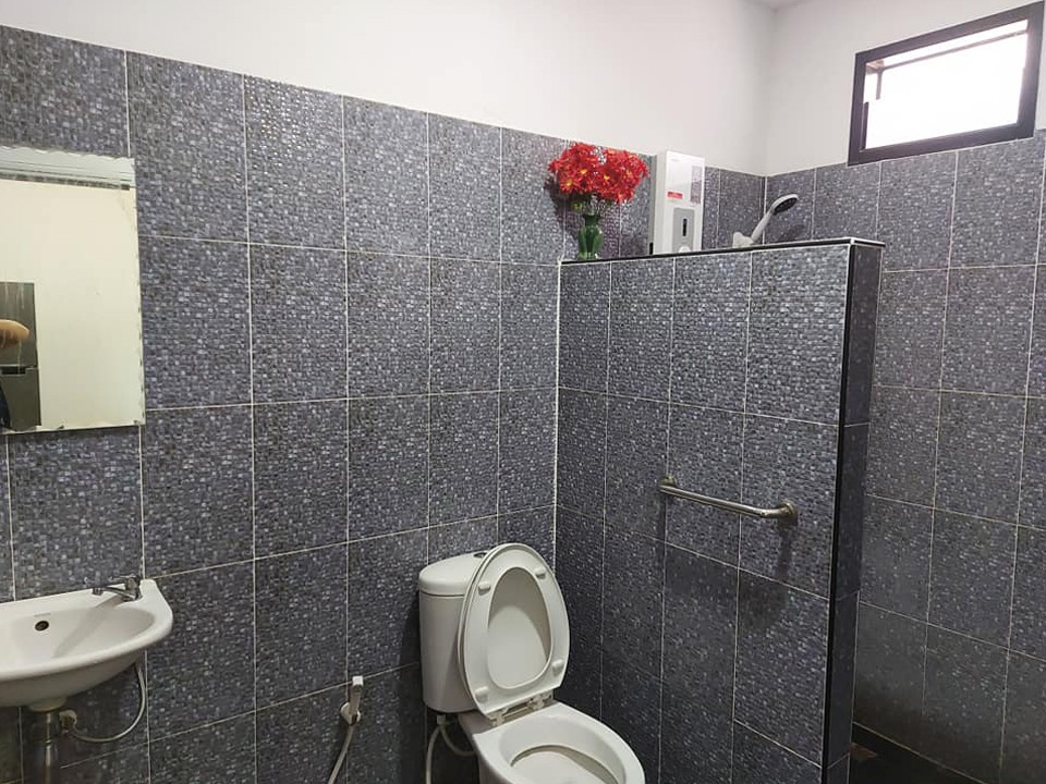 บ้านสไตล์โมเดิร์น 5 ห้องนอน 2 ห้องน้ำ ฯลฯ สวยน่าอยู่  และไอเดียการจัดของในบ้าน