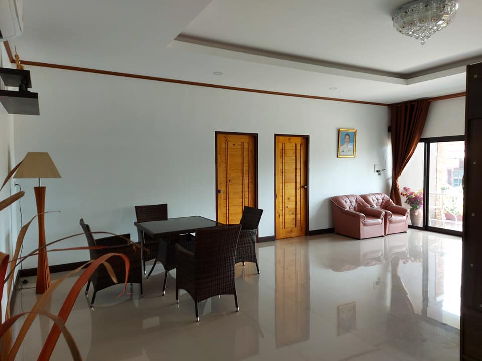 บ้านสไตล์โมเดิร์น 5 ห้องนอน 2 ห้องน้ำ ฯลฯ สวยน่าอยู่  และไอเดียการจัดของในบ้าน