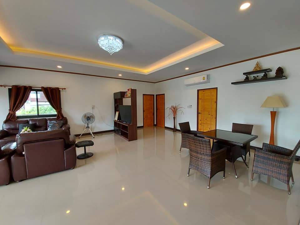 บ้านสไตล์โมเดิร์น 5 ห้องนอน 2 ห้องน้ำ ฯลฯ สวยน่าอยู่  และไอเดียการจัดของในบ้าน