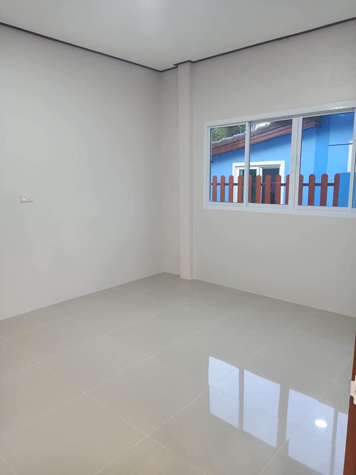 บ้านสไตล์โมเดิร์นพื้นที่ใช้สอย 83 ตารางเมตร  3 ห้องนอน 1ห้องน้ำ 1ห้องโถง 1 ระเบียงหน้าบ้าน บันได 3 ขั้น