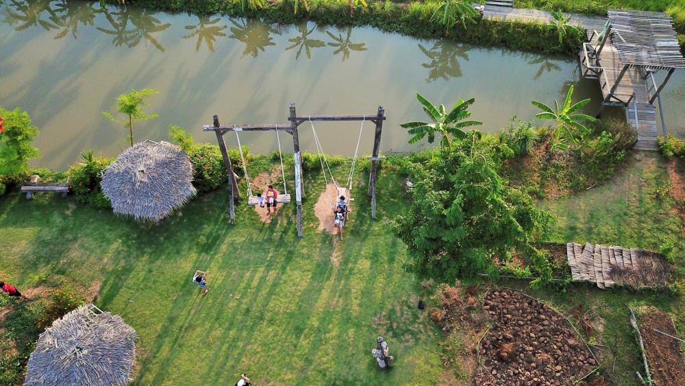 ฟาร์มปลูกสุข