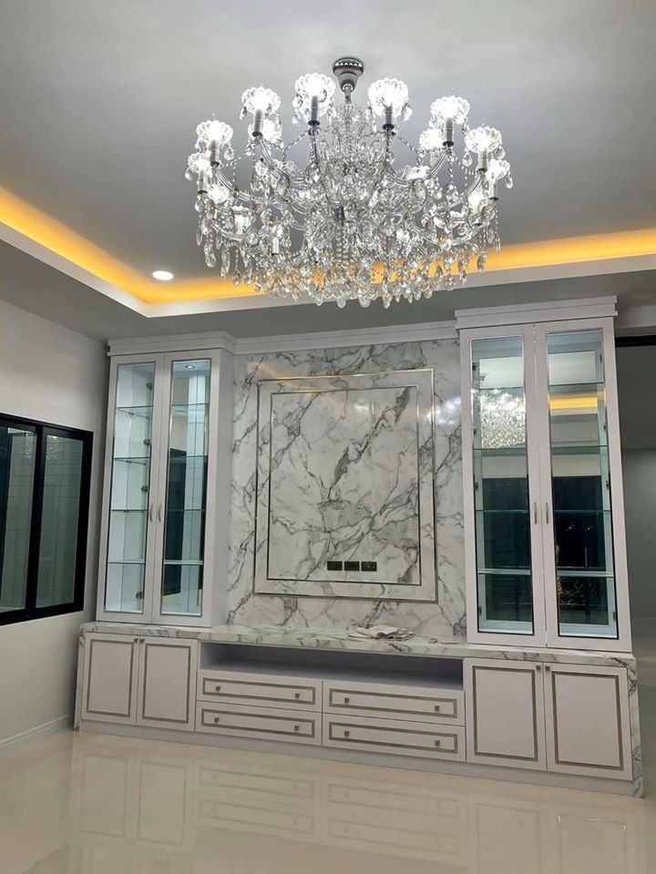 บ้านโมเดิร์น  สีและแบบหรู พื้นที่ใช้สอย 230 ตรม. งบประมาณ 2.5 ล้านบาท