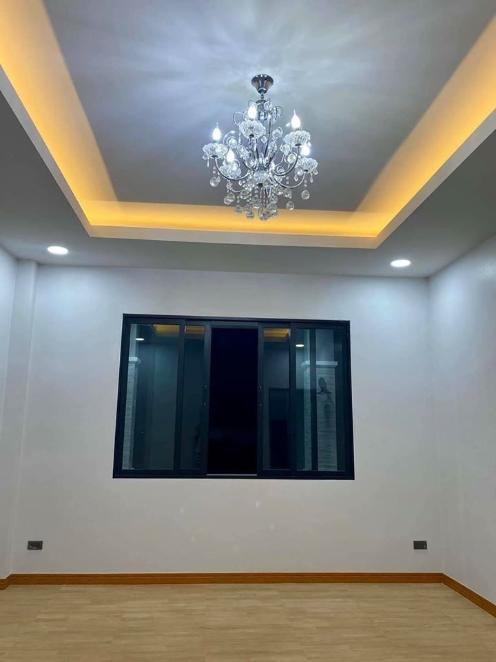 บ้านโมเดิร์น  สีและแบบหรู พื้นที่ใช้สอย 230 ตรม. งบประมาณ 2.5 ล้านบาท