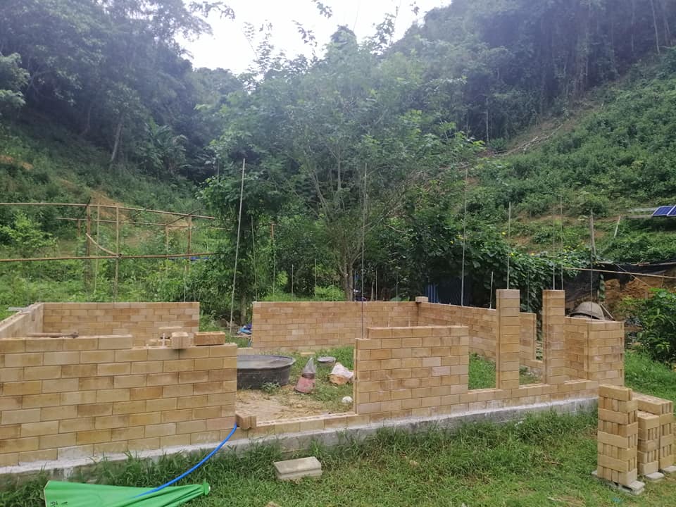 ไอเดียทำบ้านสวน เจ้าของบ้านทำเองตั้งแต่อิฐบล๊อก